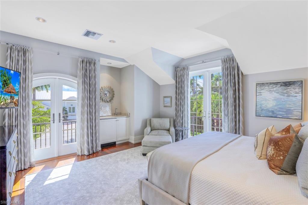 AQUALANE SHORES - Residential