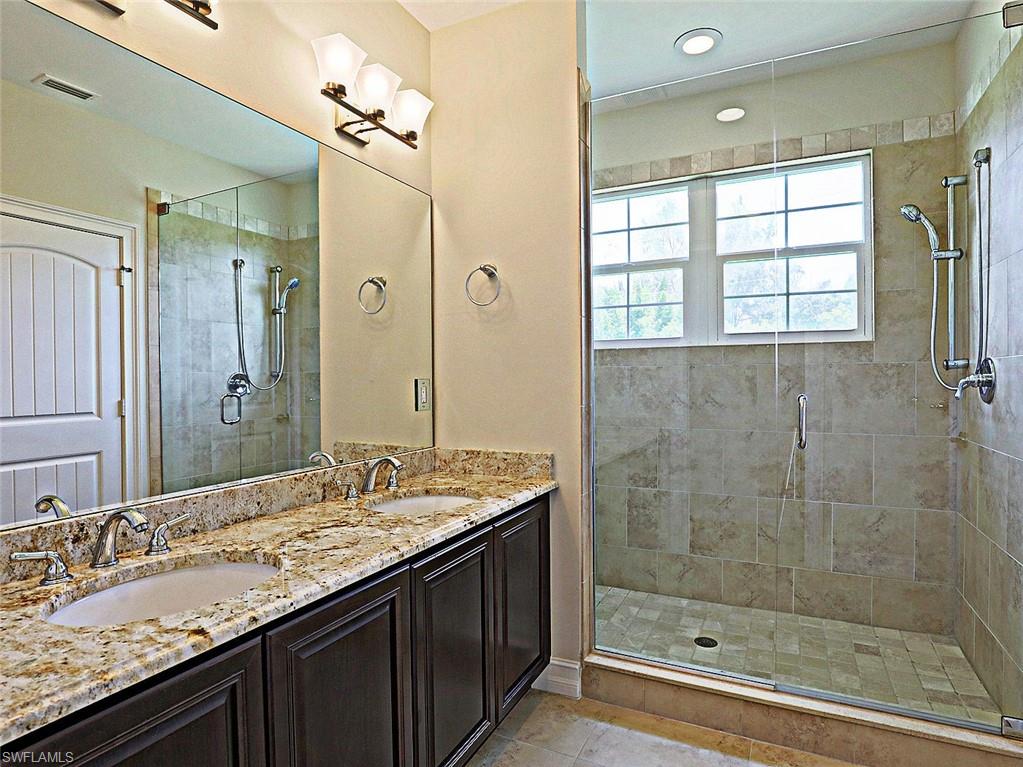 GREENWOOD VILLAS - Residential