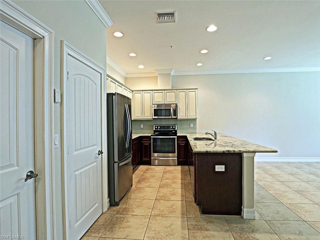 GREENWOOD VILLAS - Residential