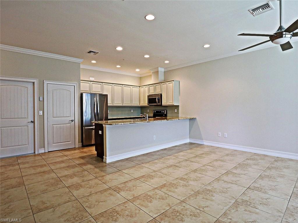 GREENWOOD VILLAS - Residential