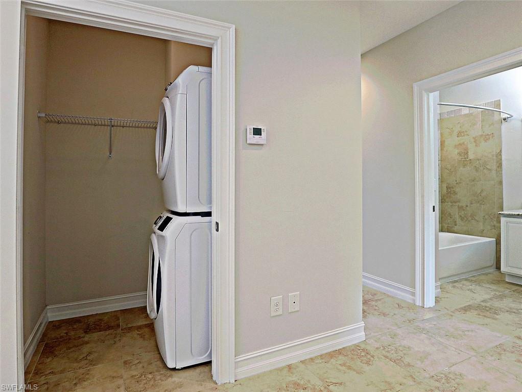 GREENWOOD VILLAS - Residential