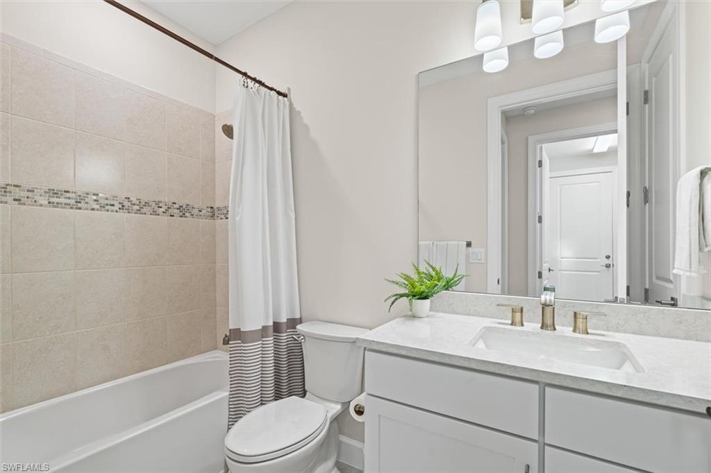 COUNTRY CLUB - Residential