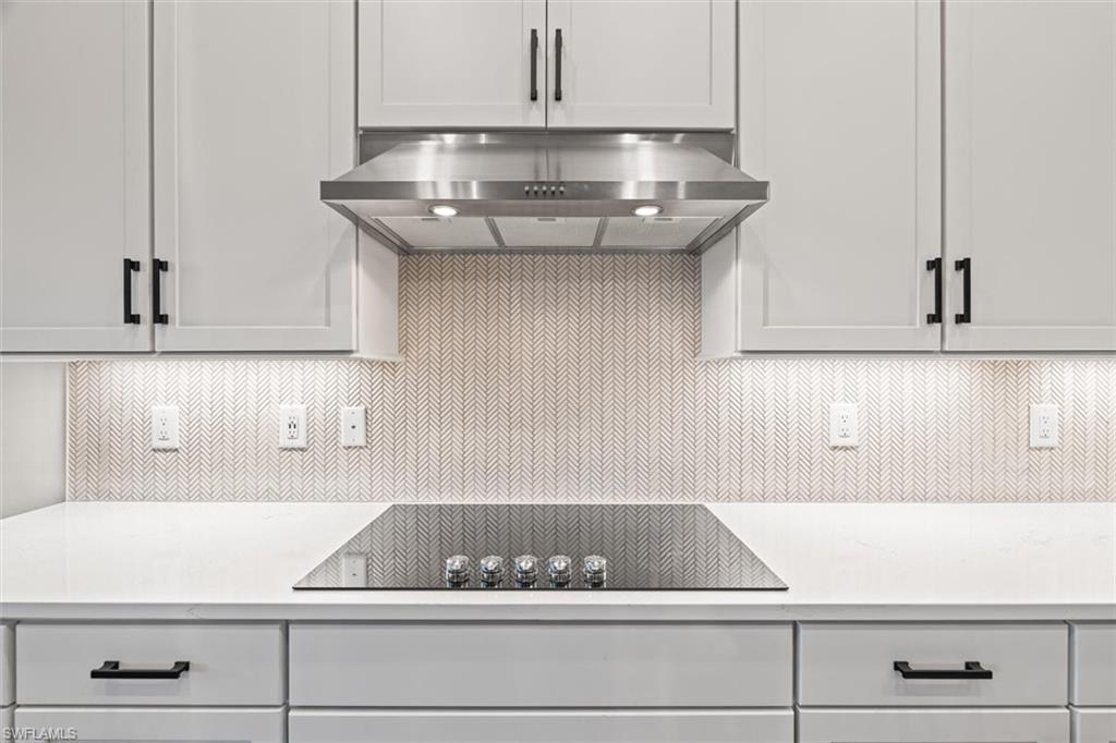 COUNTRY CLUB - Residential