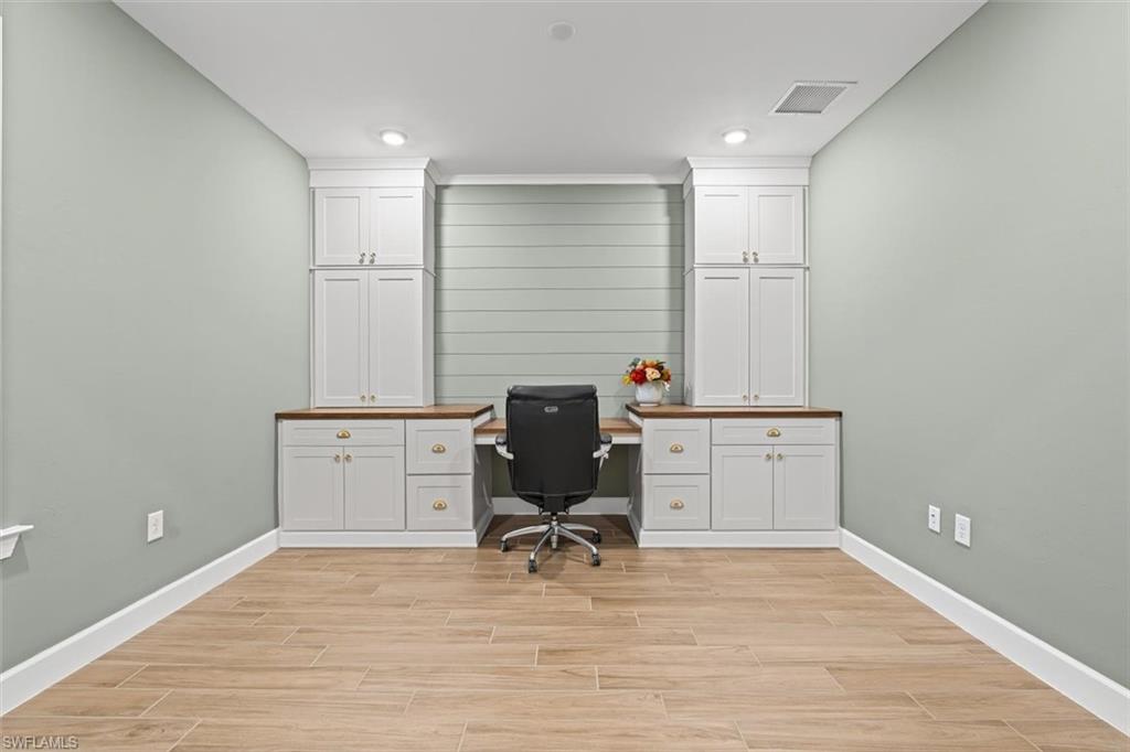 COUNTRY CLUB - Residential