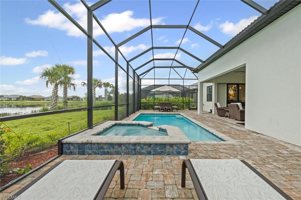 COUNTRY CLUB - Residential