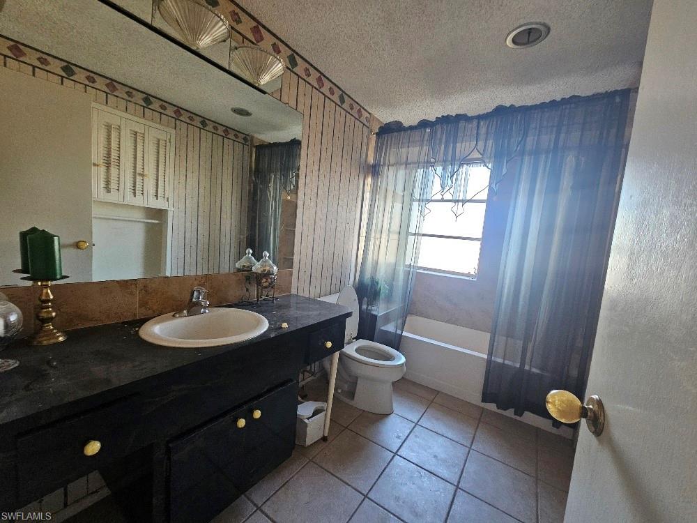 FORT MYERS SHORES - Residential