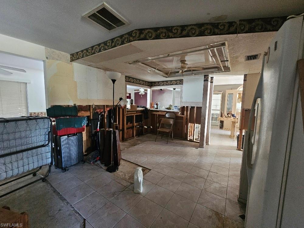 FORT MYERS SHORES - Residential