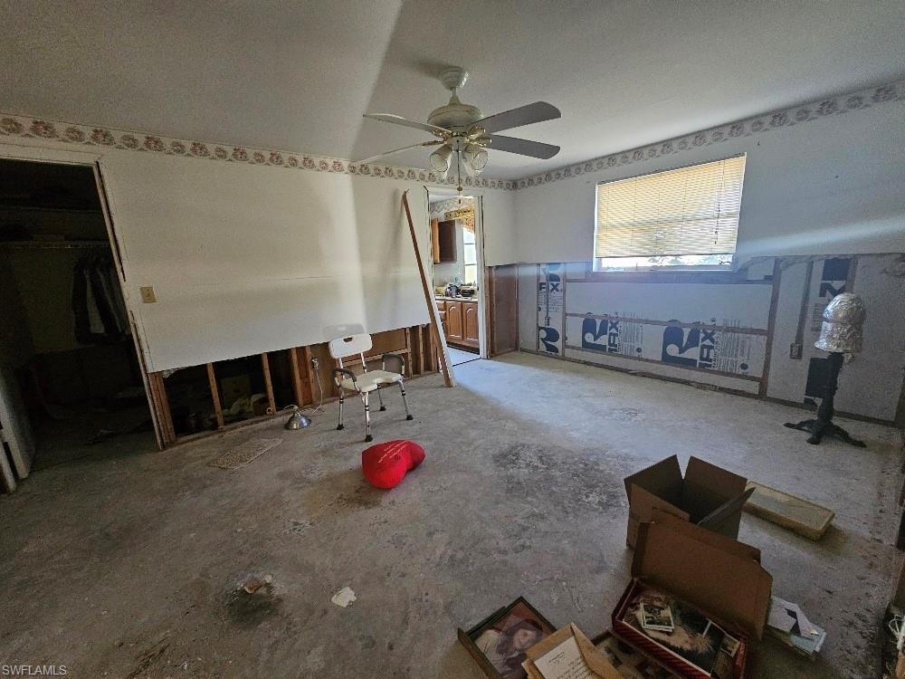 FORT MYERS SHORES - Residential