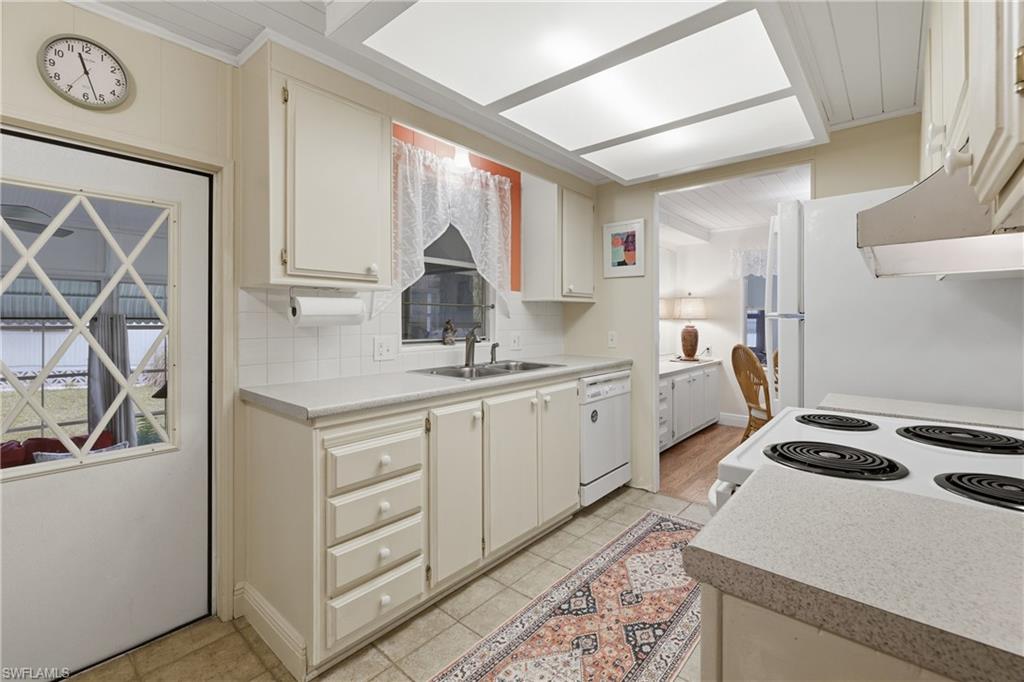 FOREST PARK MOBILE HOME - Residential