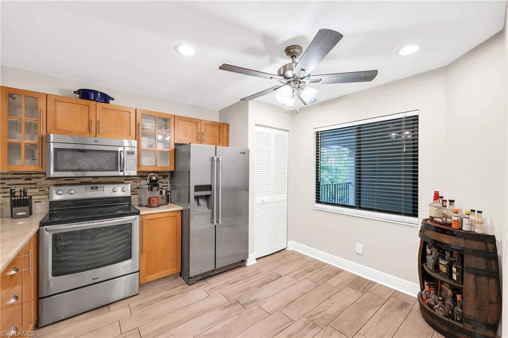 DEAUVILLE LAKE CLUB - Residential Lease