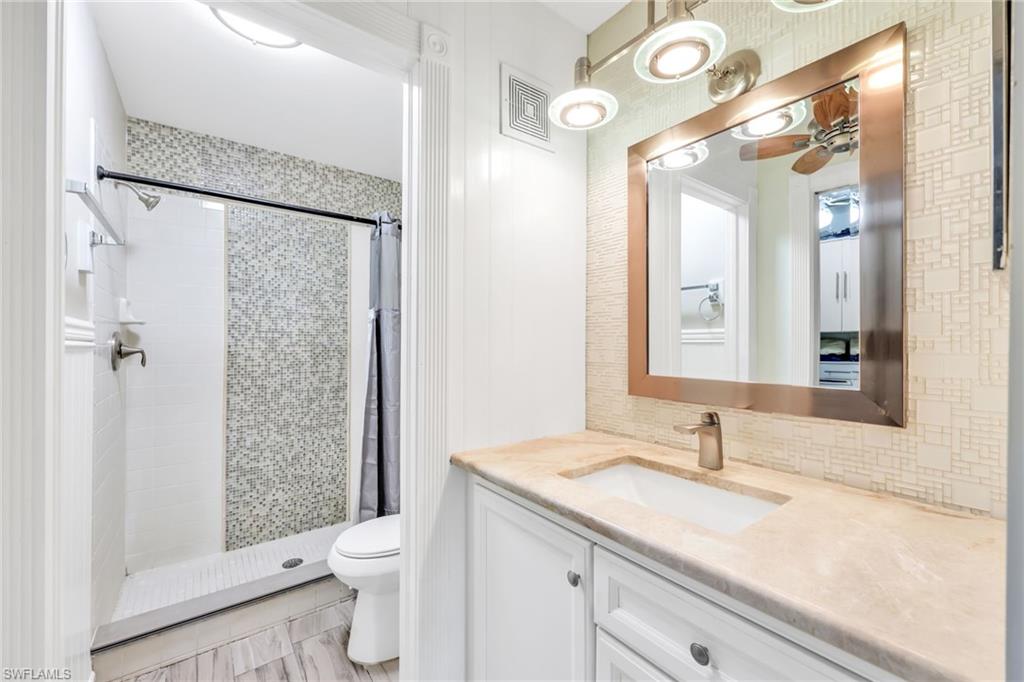 DEAUVILLE LAKE CLUB - Residential Lease