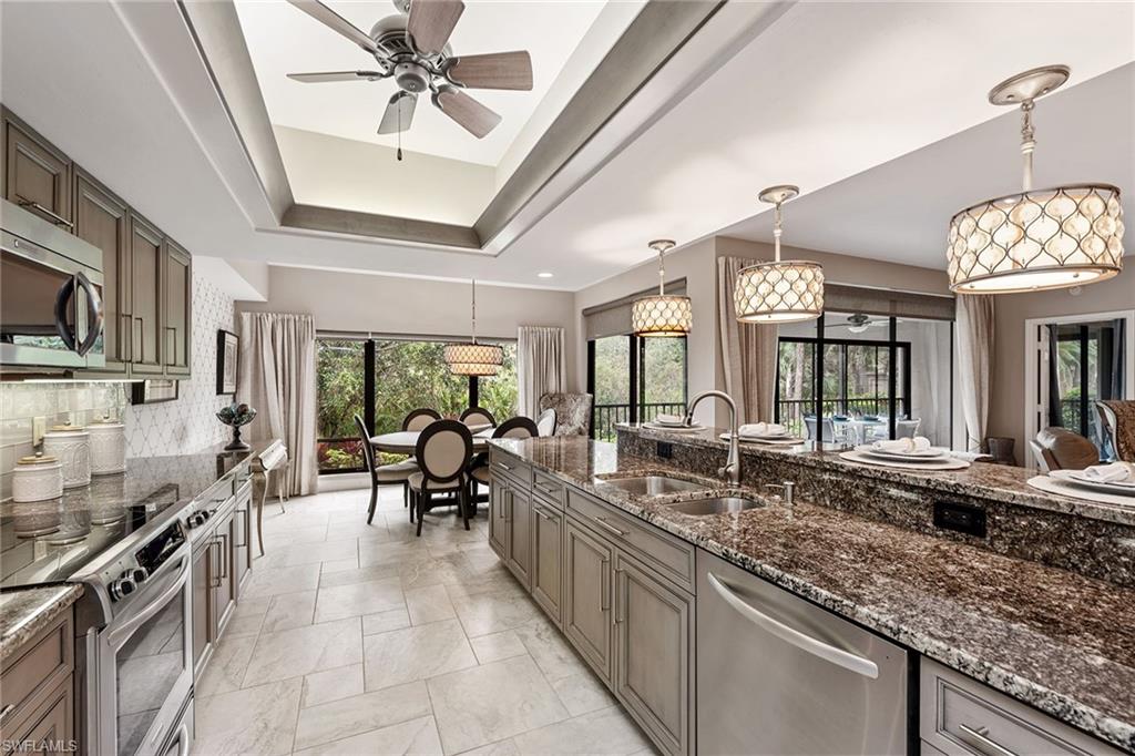 OAKWOOD CARRIAGE HOME - Residential