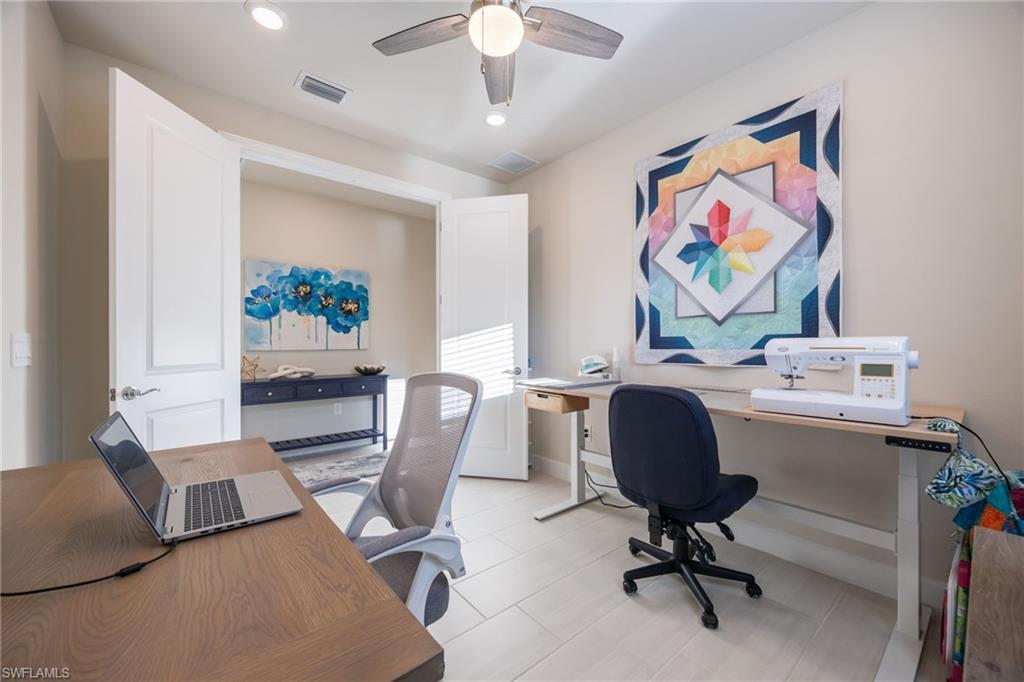 HAMPTON LAKES - Residential