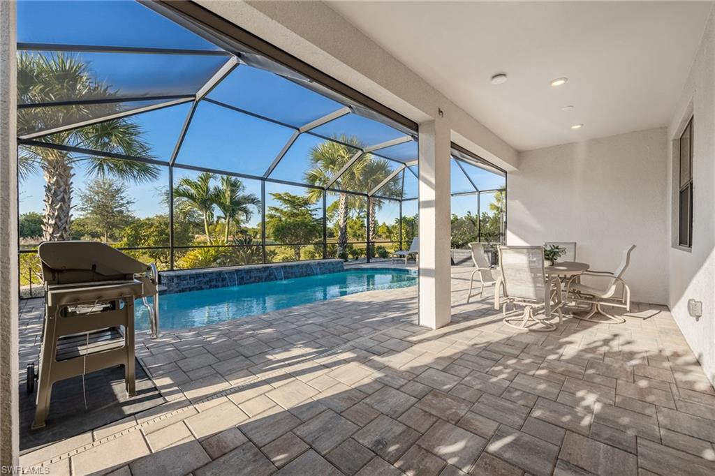 HAMPTON LAKES - Residential