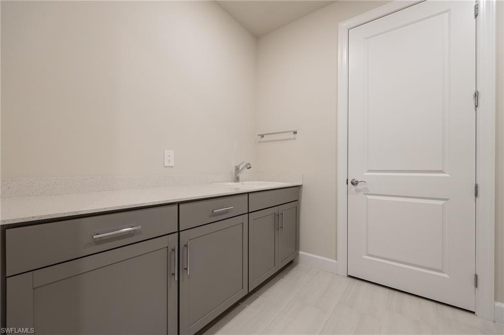 HAMPTON LAKES - Residential