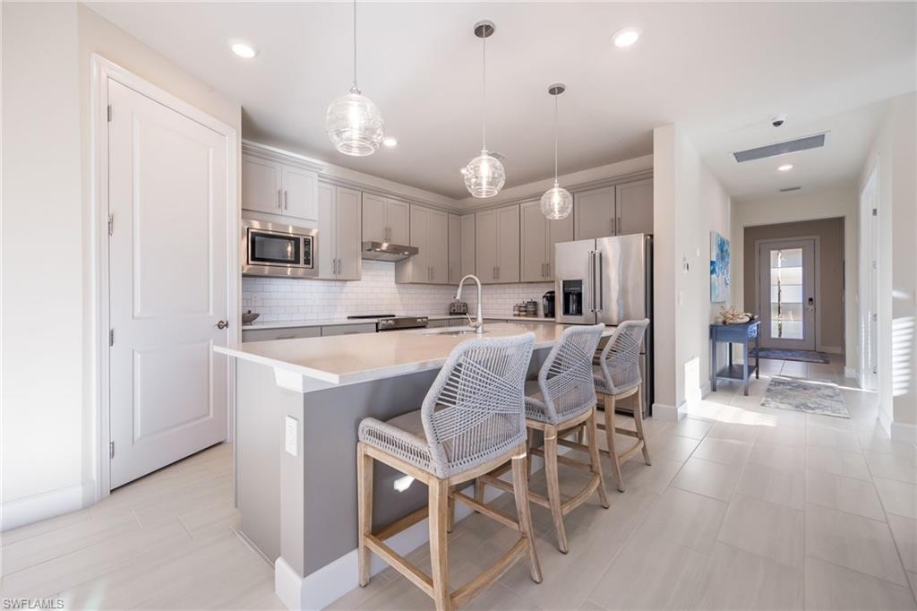 HAMPTON LAKES - Residential