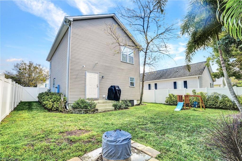 LEAWOOD LAKES - Residential