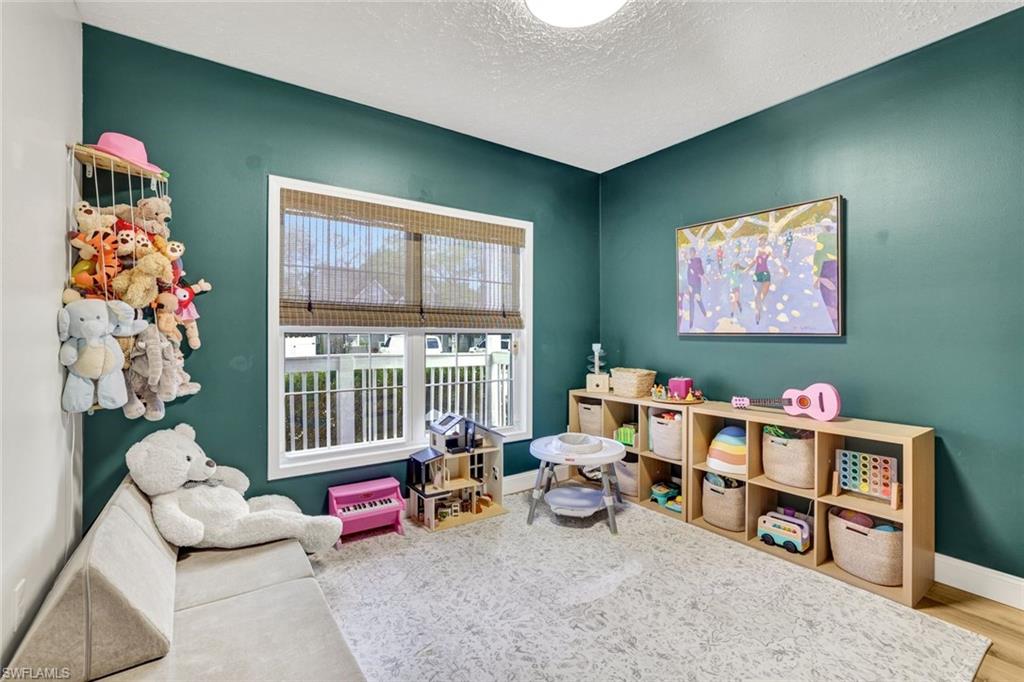 LEAWOOD LAKES - Residential