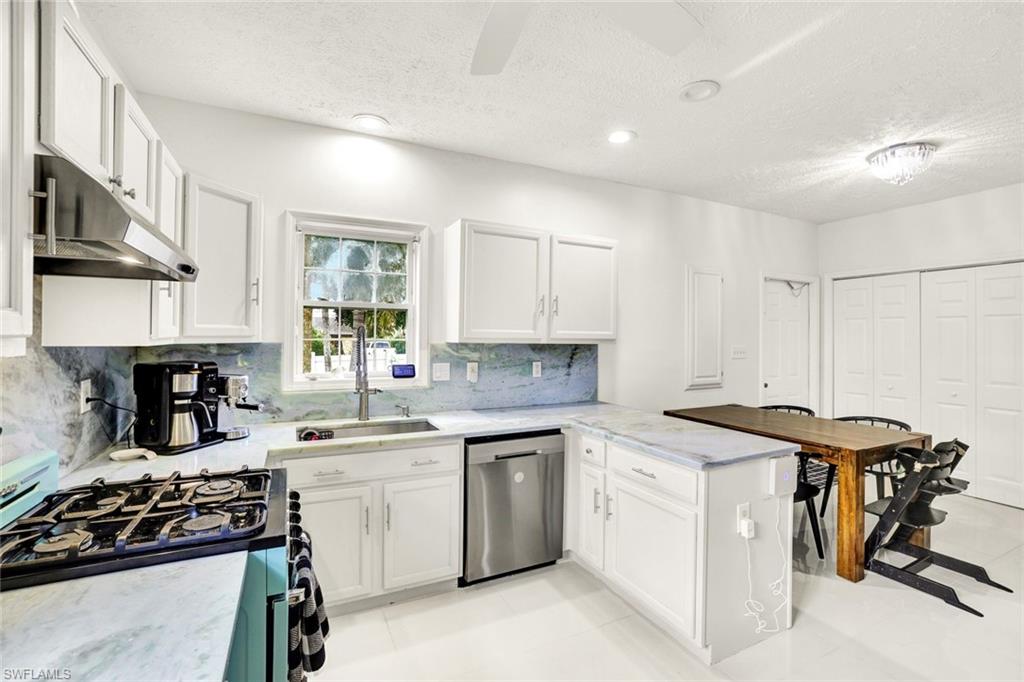 LEAWOOD LAKES - Residential