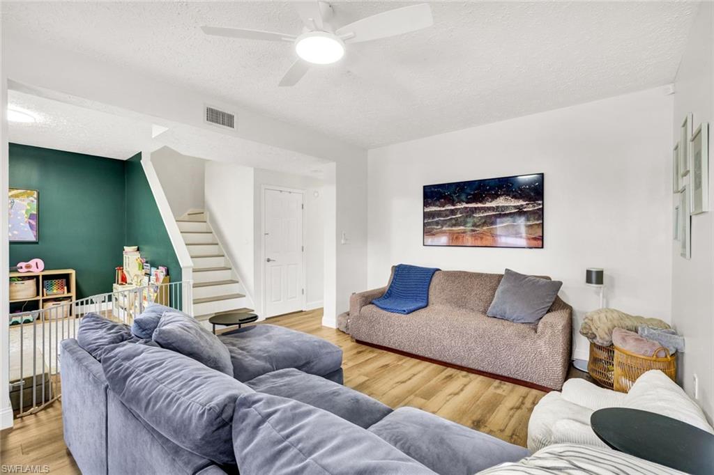 LEAWOOD LAKES - Residential