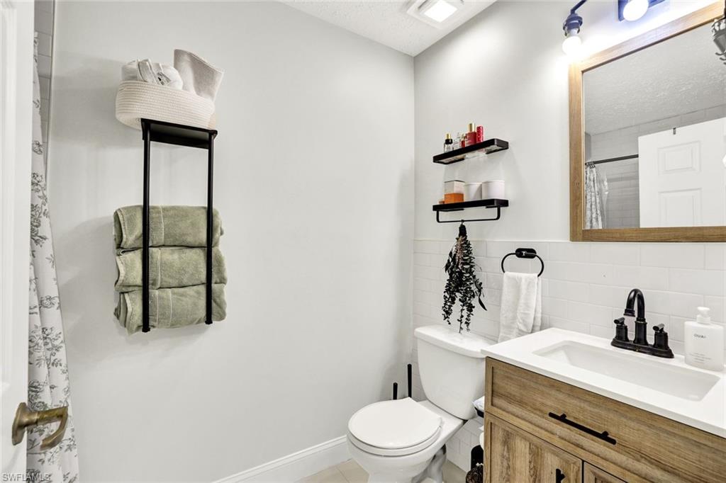 LEAWOOD LAKES - Residential