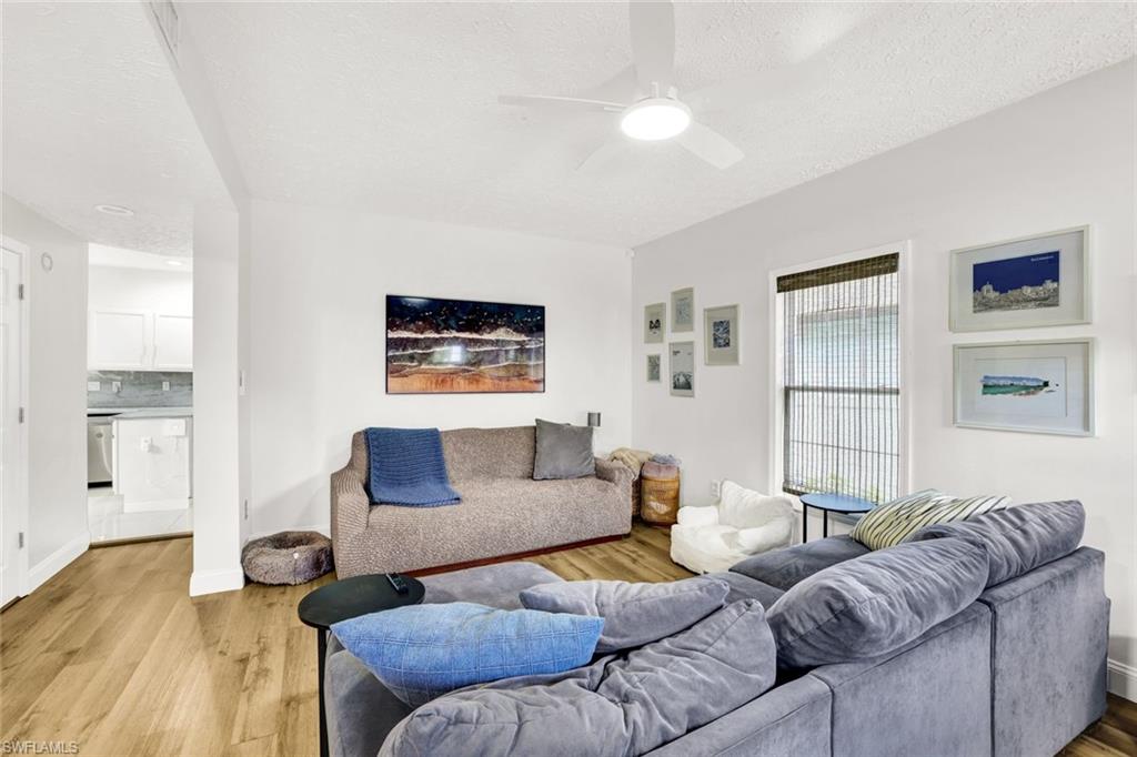 LEAWOOD LAKES - Residential