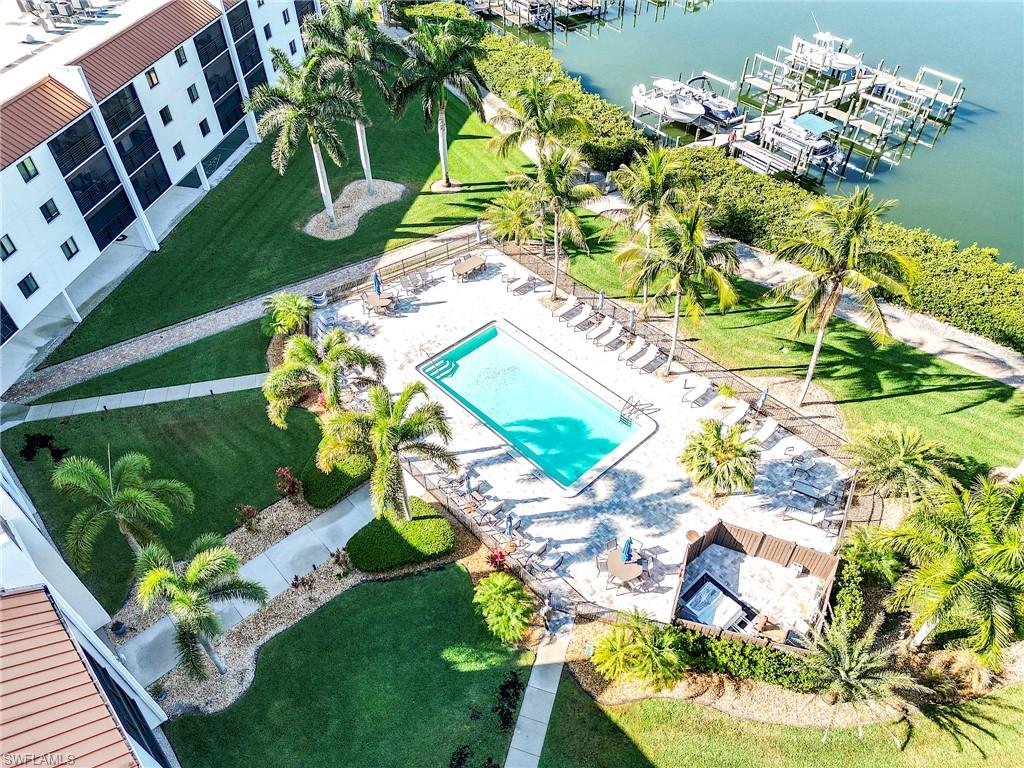 HICKORY HARBOUR - Residential