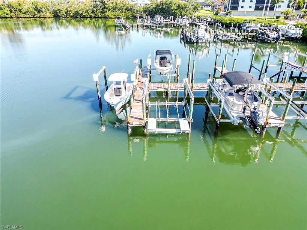 HICKORY HARBOUR - Residential