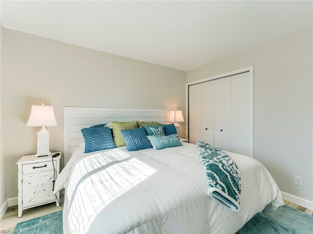 HICKORY HARBOUR - Residential