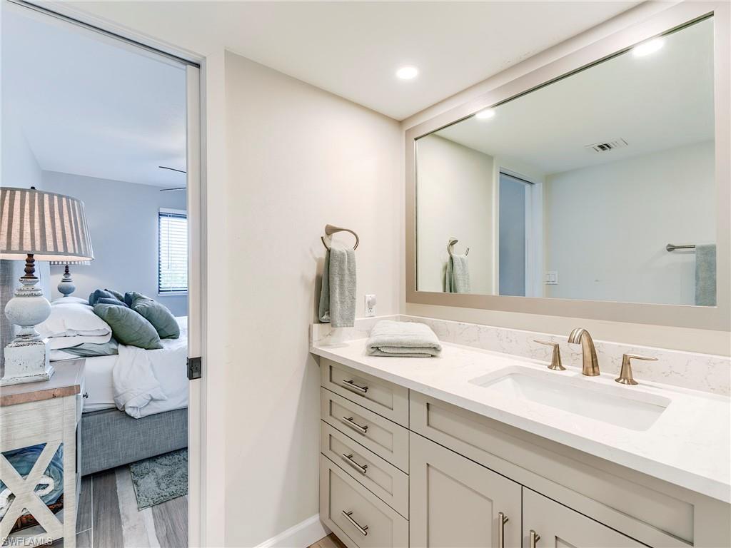 HICKORY HARBOUR - Residential