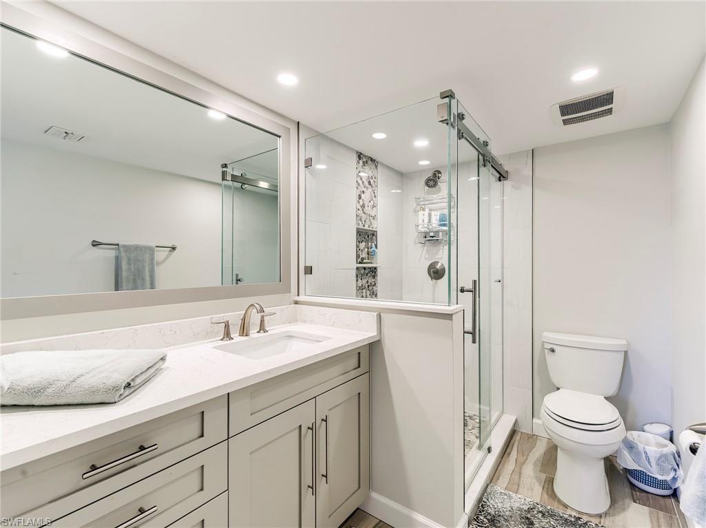 HICKORY HARBOUR - Residential