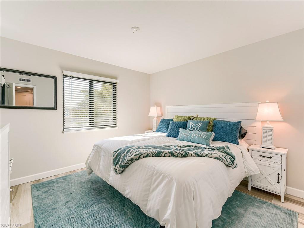 HICKORY HARBOUR - Residential