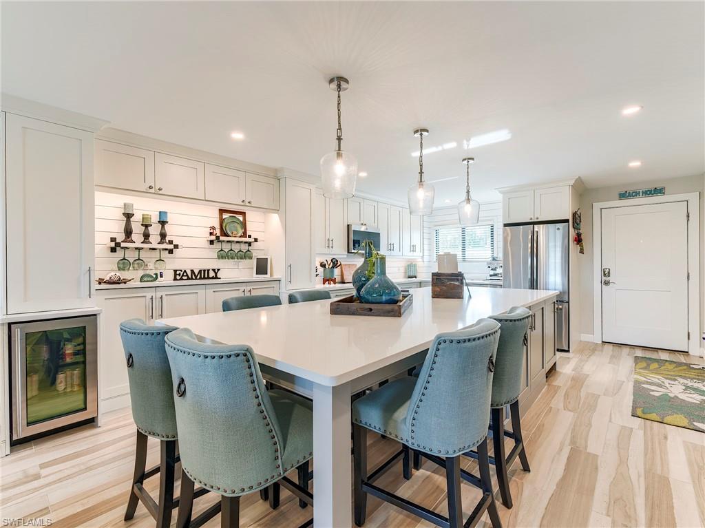 HICKORY HARBOUR - Residential