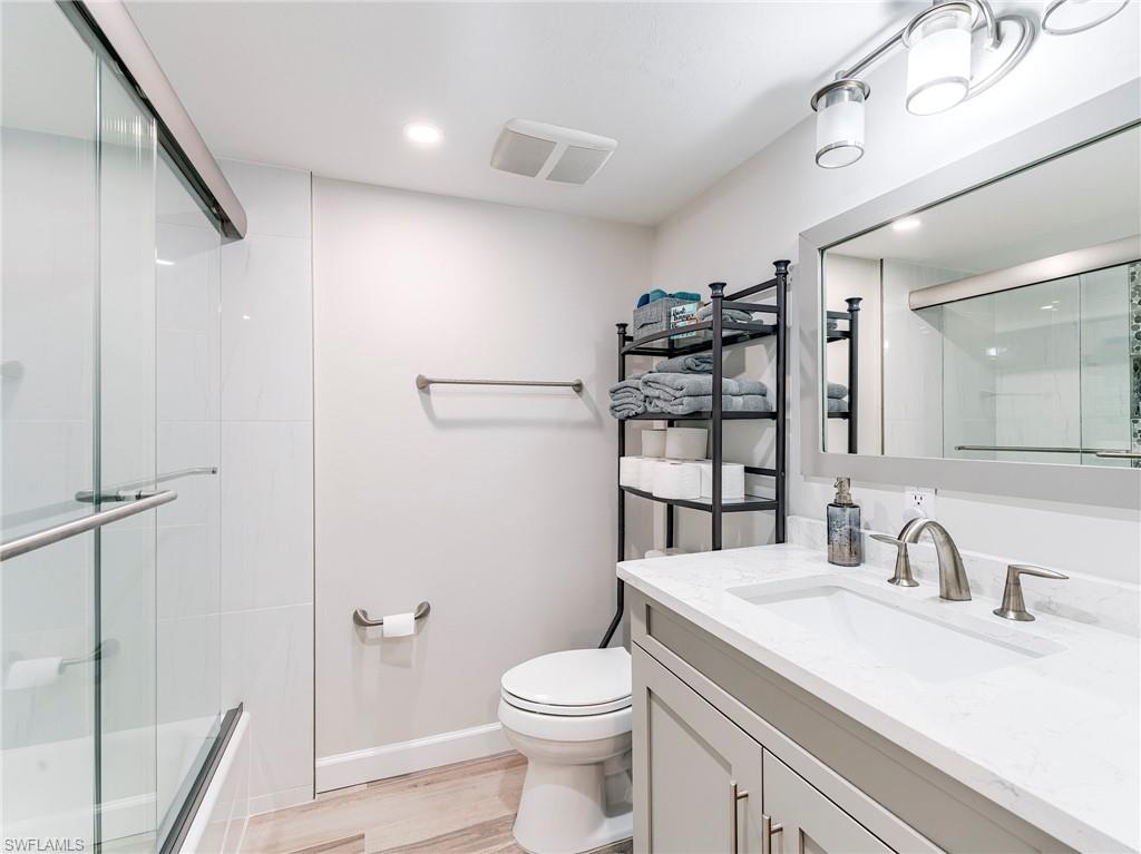 HICKORY HARBOUR - Residential