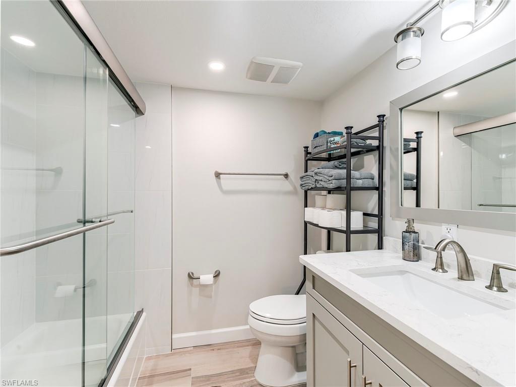 HICKORY HARBOUR - Residential