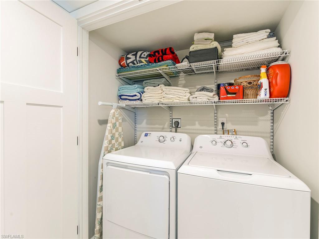 HICKORY HARBOUR - Residential