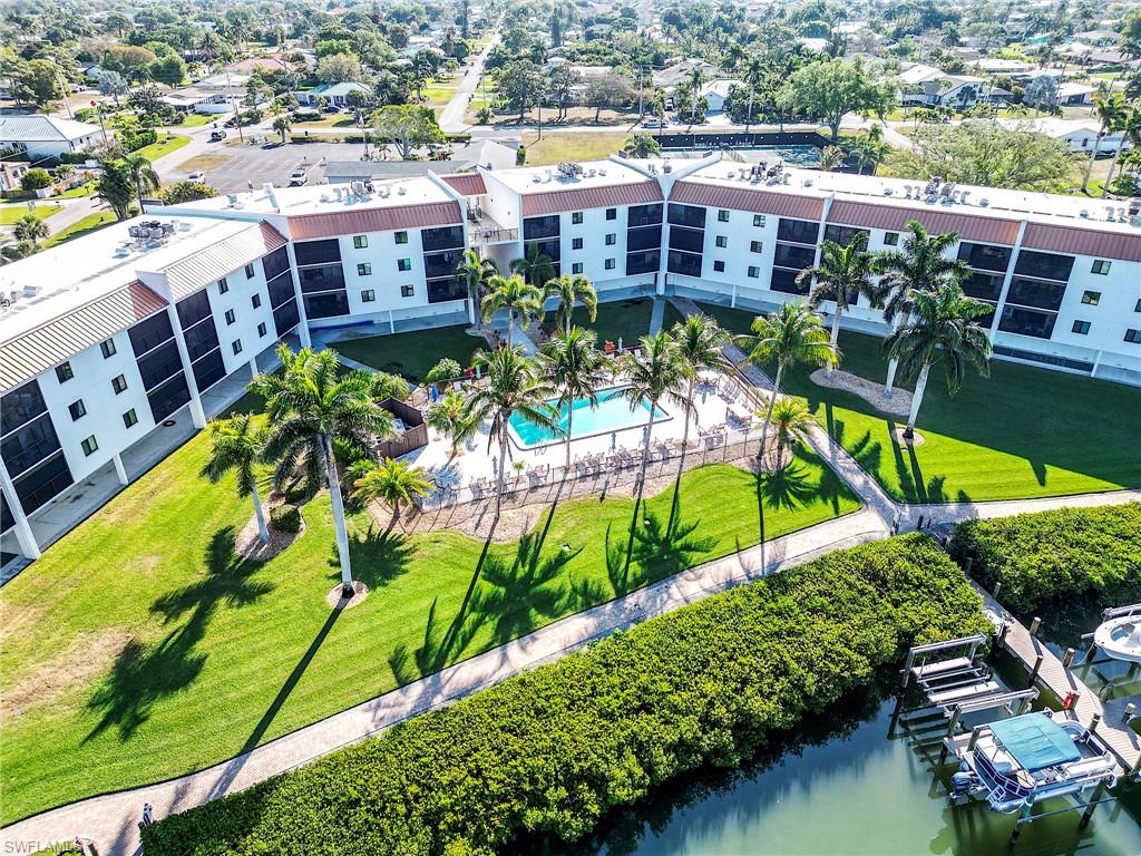 HICKORY HARBOUR - Residential