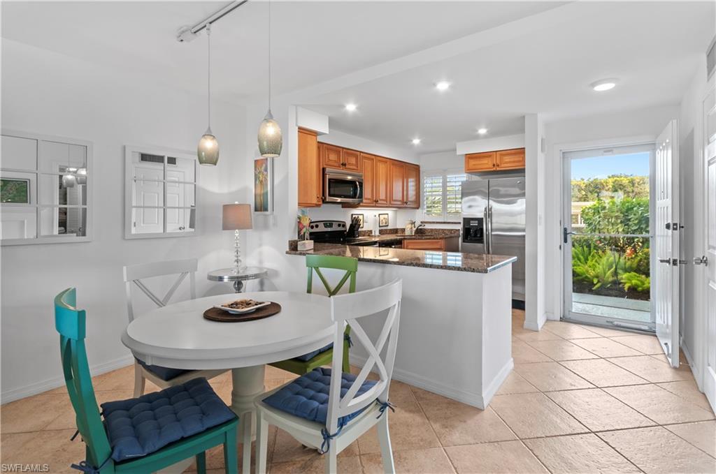 HIGH POINT COUNTRY CLUB - Residential Lease