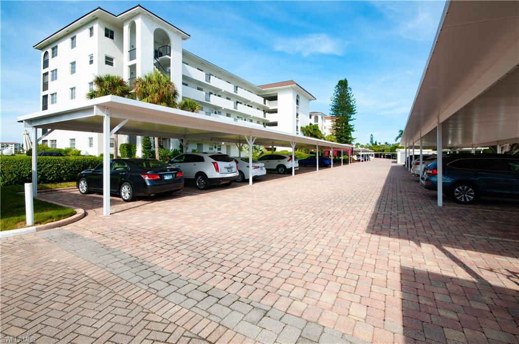 HIGH POINT COUNTRY CLUB - Residential Lease