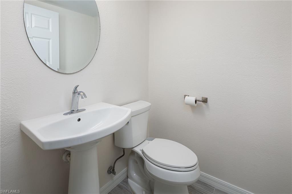 BAYSHORES - Residential Lease