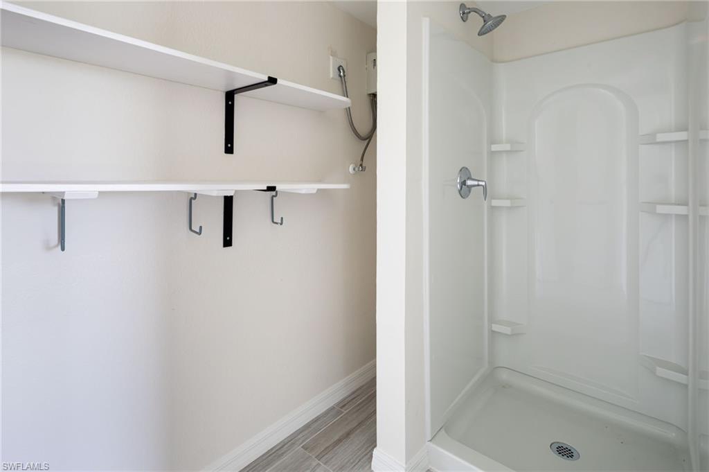 BAYSHORES - Residential Lease