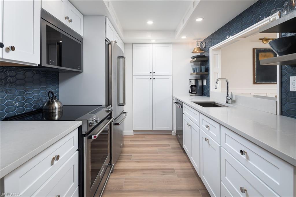 BAYSHORES - Residential Lease