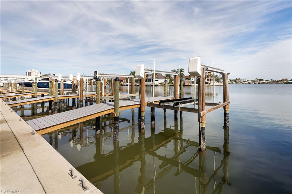 BAYSHORES - Residential Lease