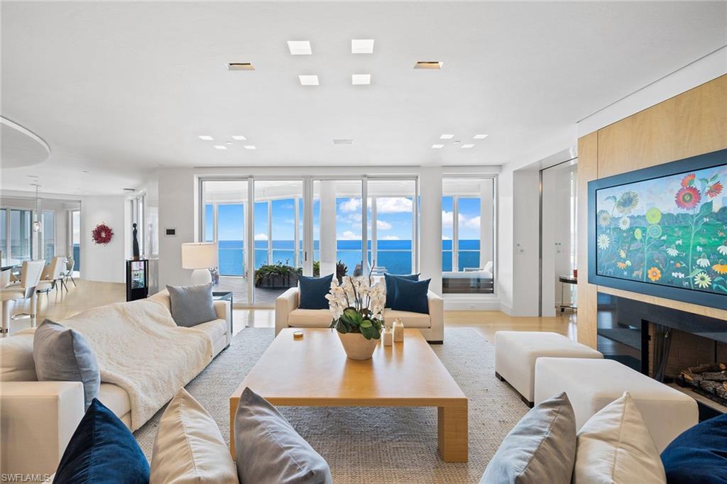 REGENT - Residential