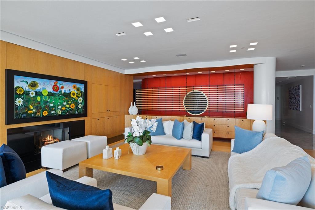 REGENT - Residential