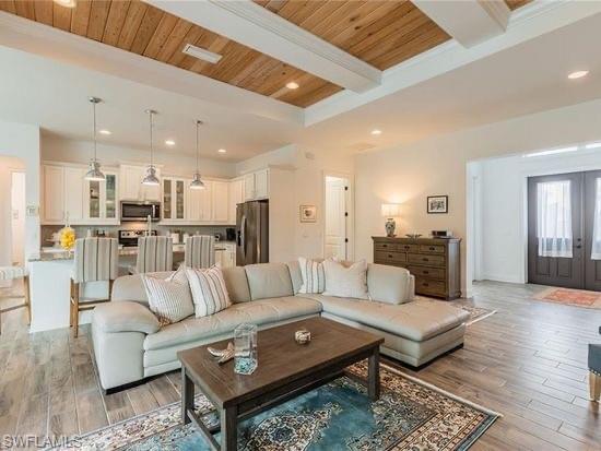 MARCO BEACH - Residential