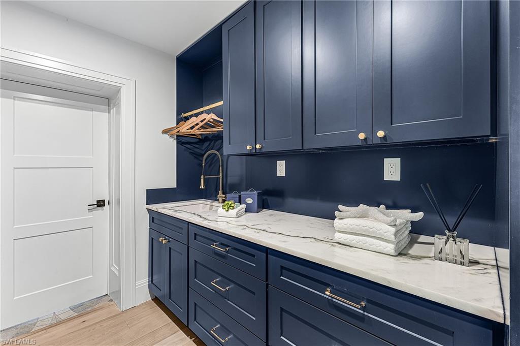 OAKES ESTATES - Residential