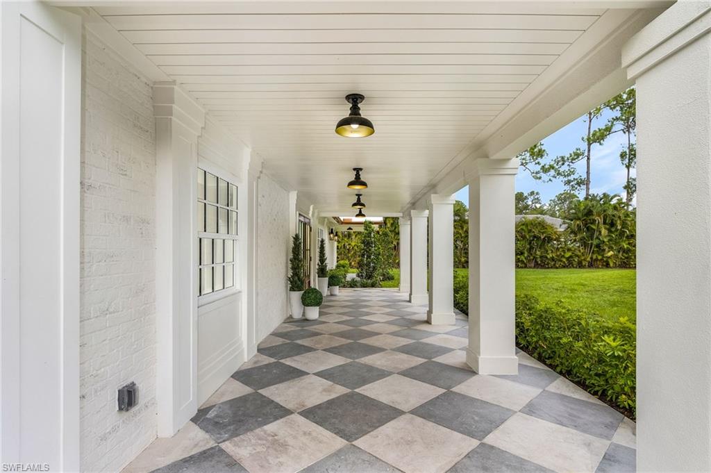 6155 Standing Oaks LN