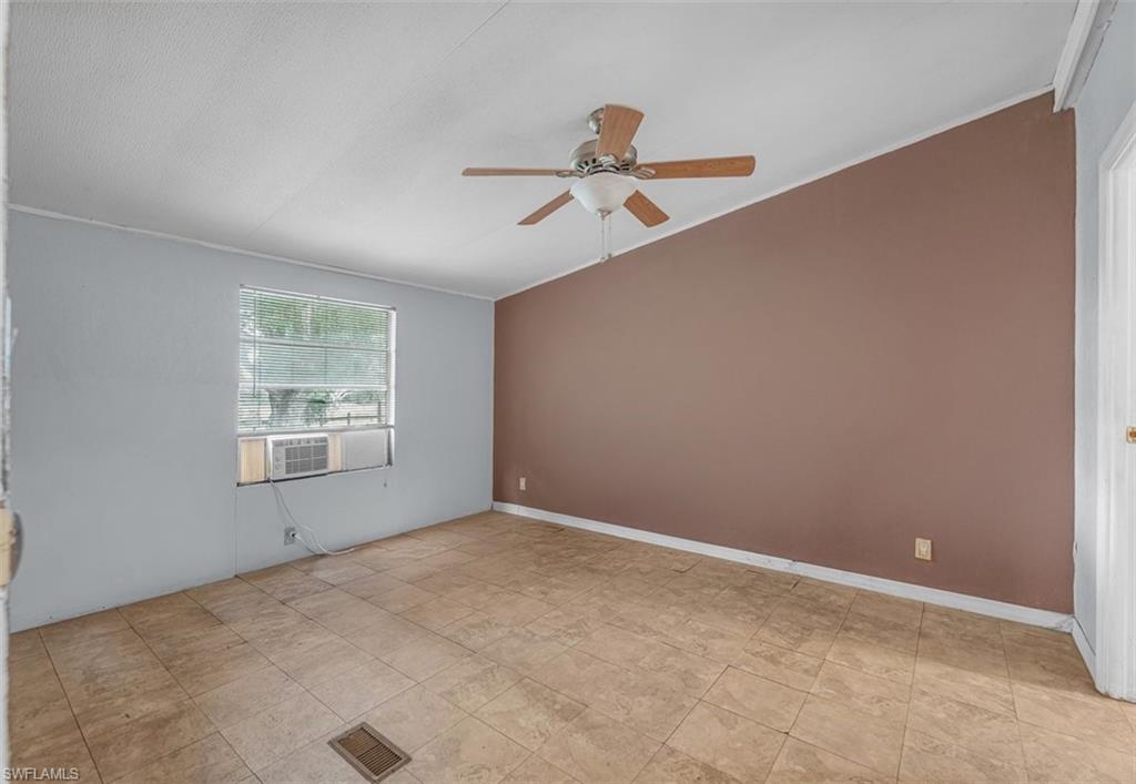 MOORE HAVEN - Residential