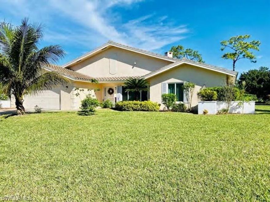 Exceptional Pool Home on One of the Largest Lots in Spanish Wells
Discover a rare opportunity in the highly sought-after Spanish Wells Golf & Country Club community in Bonita Springs. Situated on one of the largest residential lots in the entire community, this beautifully renovated 3-bedroom pool home offers exceptional privacy, generous outdoor space, and a move-in-ready Florida lifestyle just minutes from the Gulf beaches.
Set on an impressive 22,216 sq ft (0.51-acre) lot, the property provides a level of space and separation rarely available in Spanish Wells. The 1,884 sq ft ranch-style home features a comfortable and functional layout with three bedrooms, two bathrooms, and a spacious two-car garage. Thoughtful recent renovations combine modern upgrades with the charm of an established golf community. Large windows bring in natural light while enhancing views of the expansive backyard and pool area.